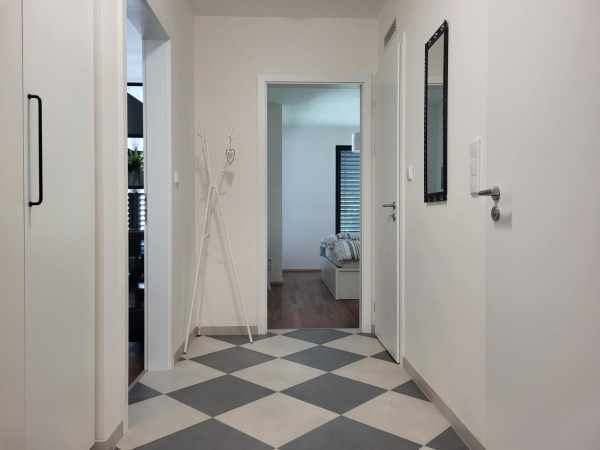 New Apartment In Karlin, Praha 8, Close To Center Exterior photo