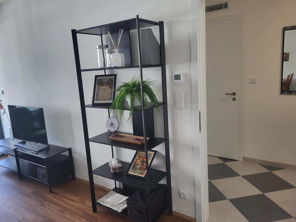 New Apartment In Karlin, Praha 8, Close To Center Exterior photo